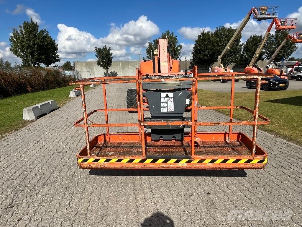 JLG 800 AJ Nacele cu brat articulat