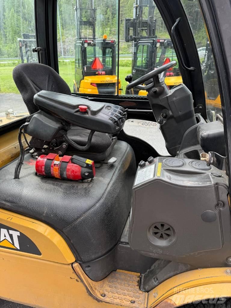 CAT GP 30 N Stivuitor GPL