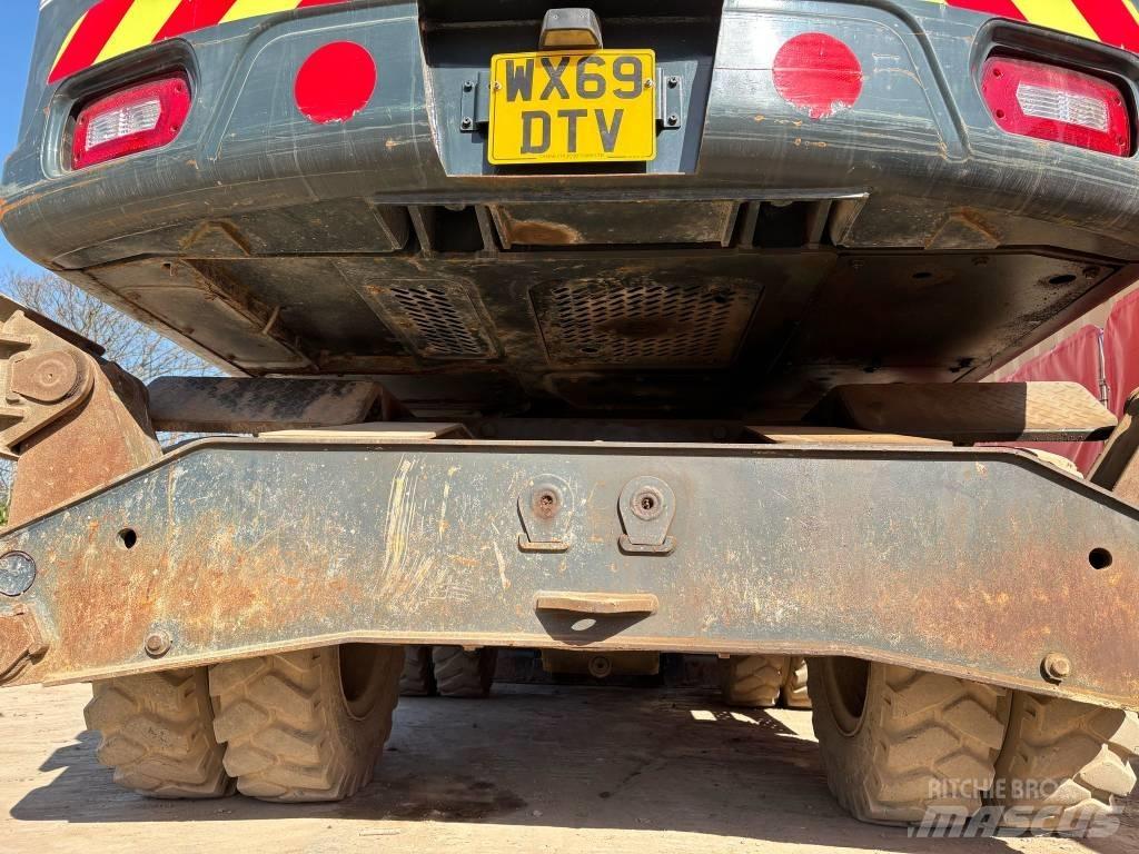 Hyundai HW140 Excavatoare cu roti