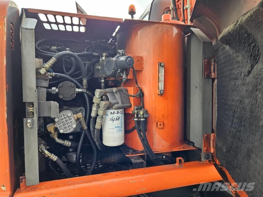 Hitachi ZX130W Excavatoare cu roti