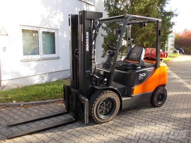 Doosan G 30 E Stivuitor GPL