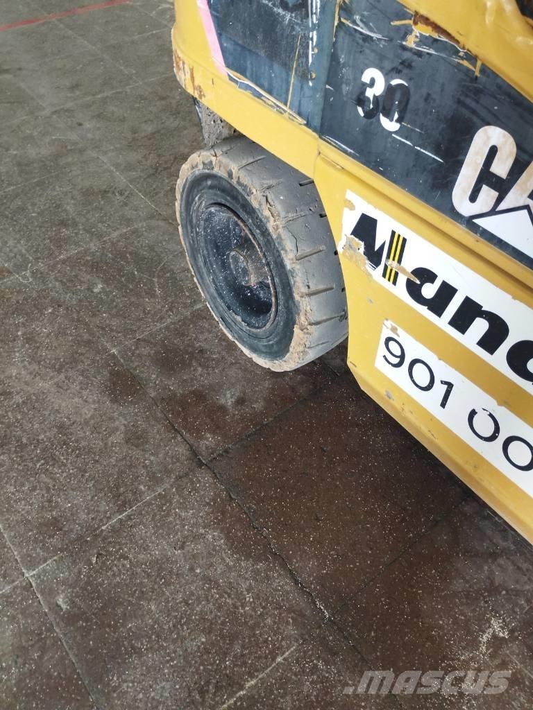 CAT DP 30 NT Stivuitor diesel