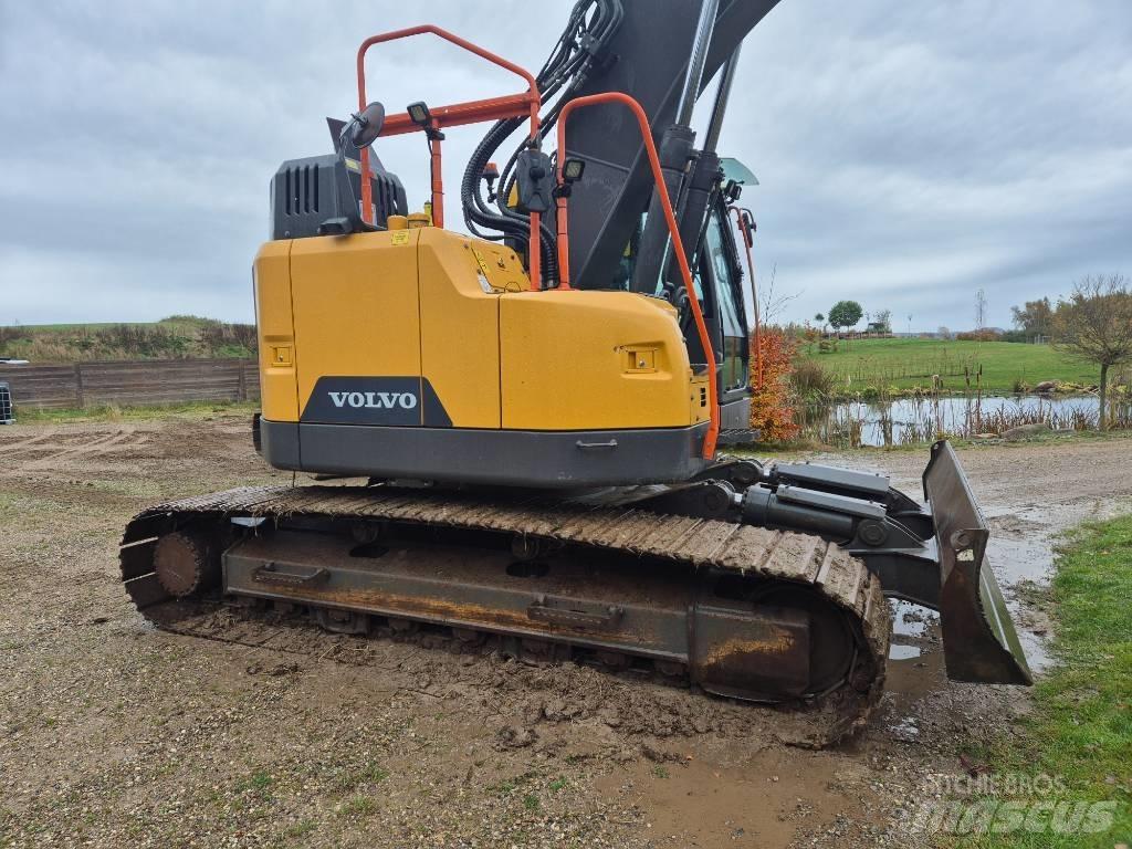 Volvo ECR235EL Excavatoare pe șenile
