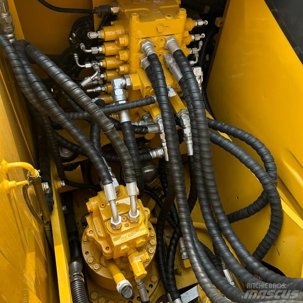 Komatsu 110 Excavatoare pe șenile
