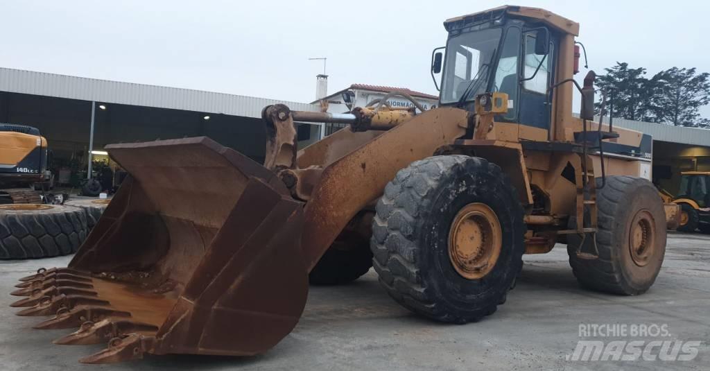 Komatsu WA500-1 Incarcator pe pneuri