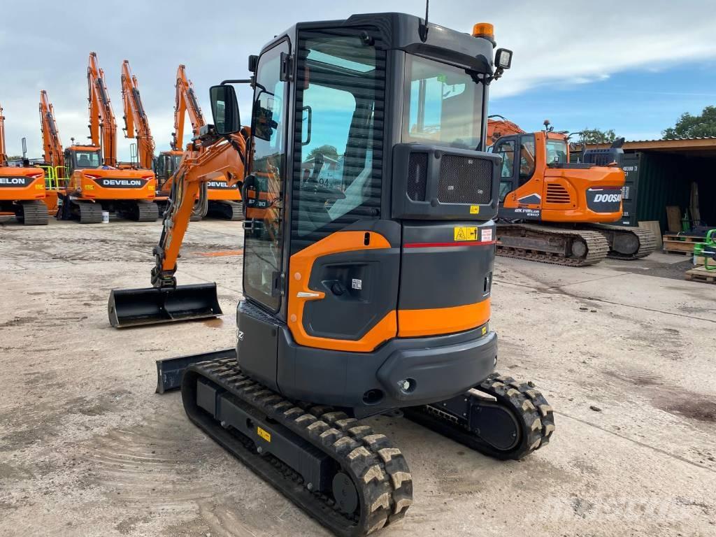 Develon DX 27 Z-7 Mini excavatoare < 7t