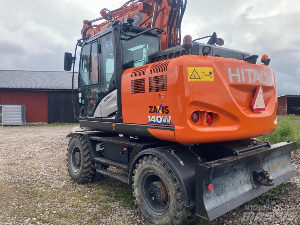 Hitachi 140w Excavatoare cu roti