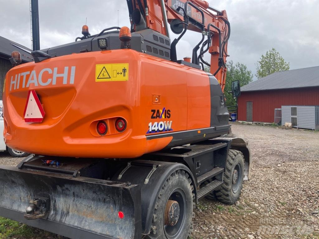 Hitachi 140w Excavatoare cu roti