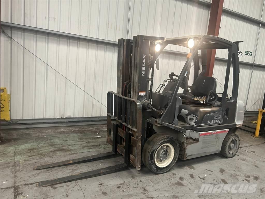 Nissan Y1D2A25Q Stivuitor diesel