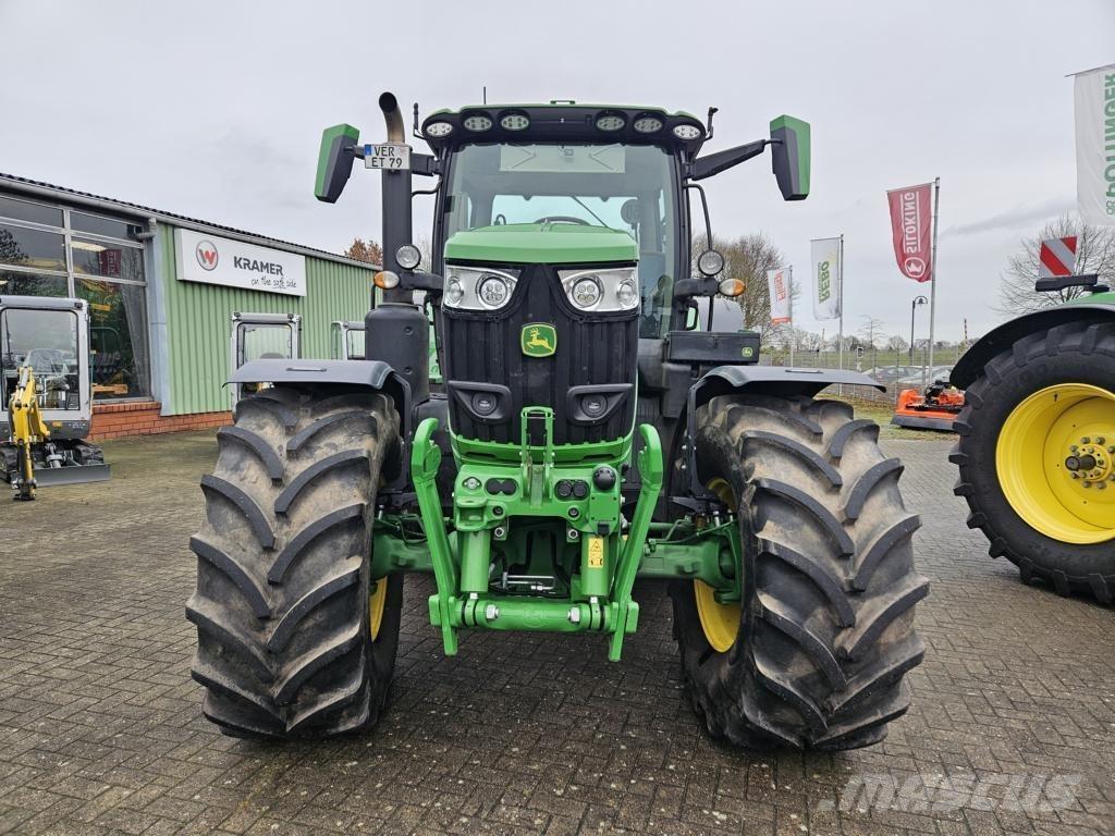 John Deere 6R215 Tractoare