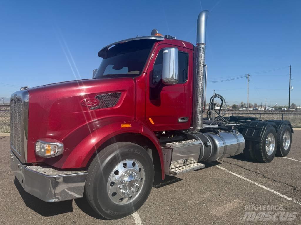 Peterbilt 567 Autotractoare