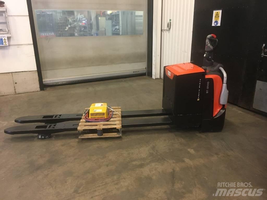Toyota LPE250 Transpaleta cu platforma