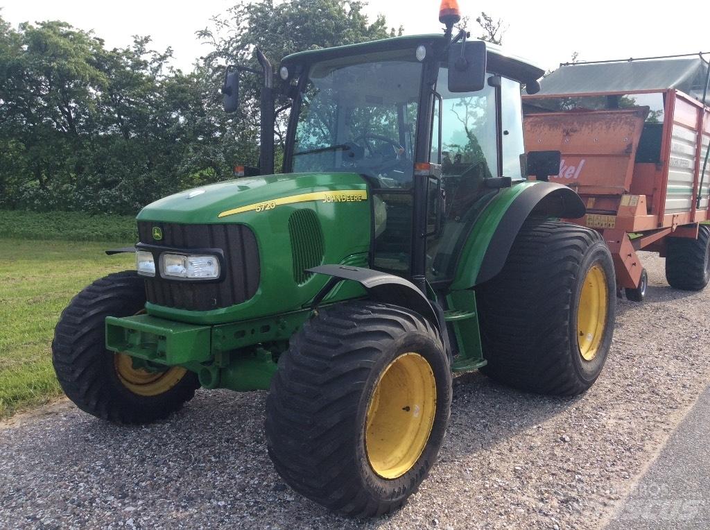 John Deere 5720 Tractoare