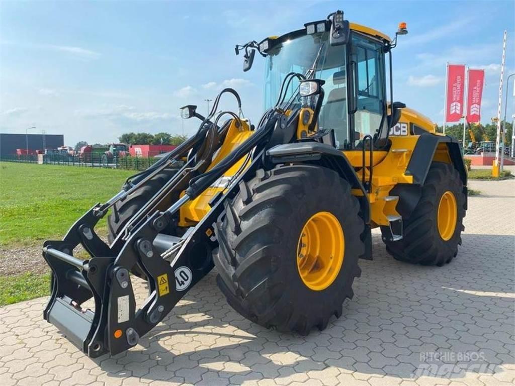 JCB 427 AGRI Incarcator pe pneuri