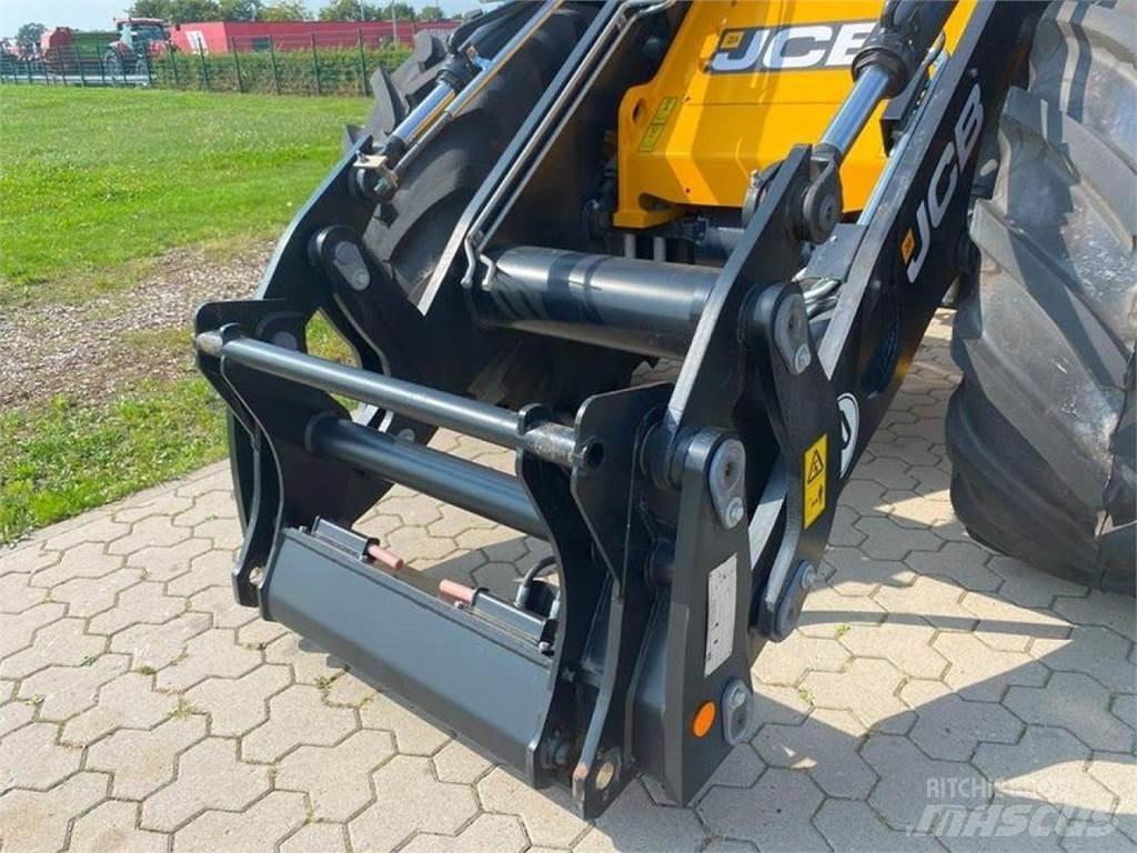 JCB 427 AGRI Incarcator pe pneuri