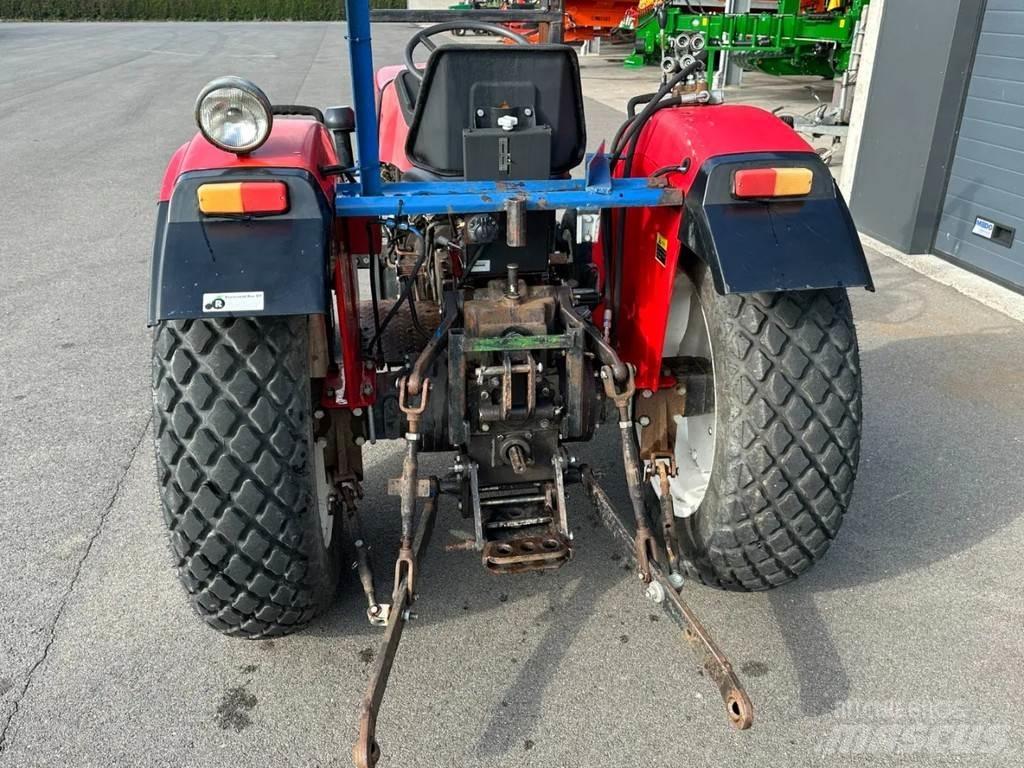 YTO 400 2-wd Tractoare