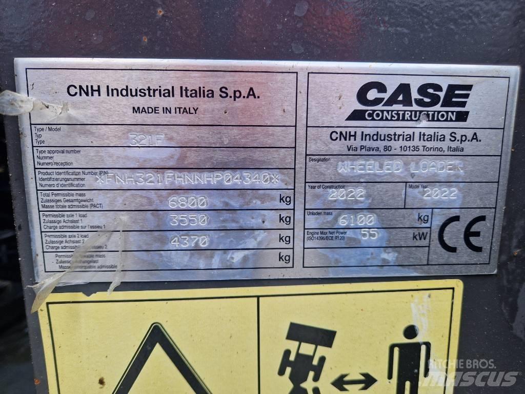 CASE 321 F Incarcator pe pneuri