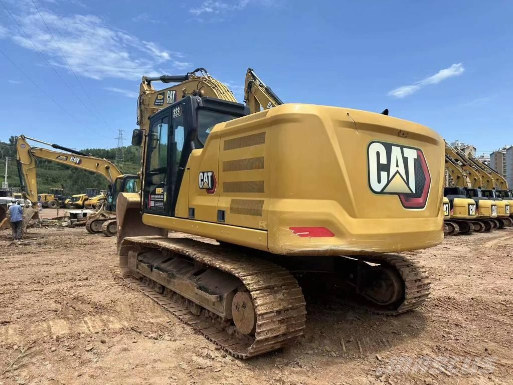 CAT 323 Excavatoare pe șenile
