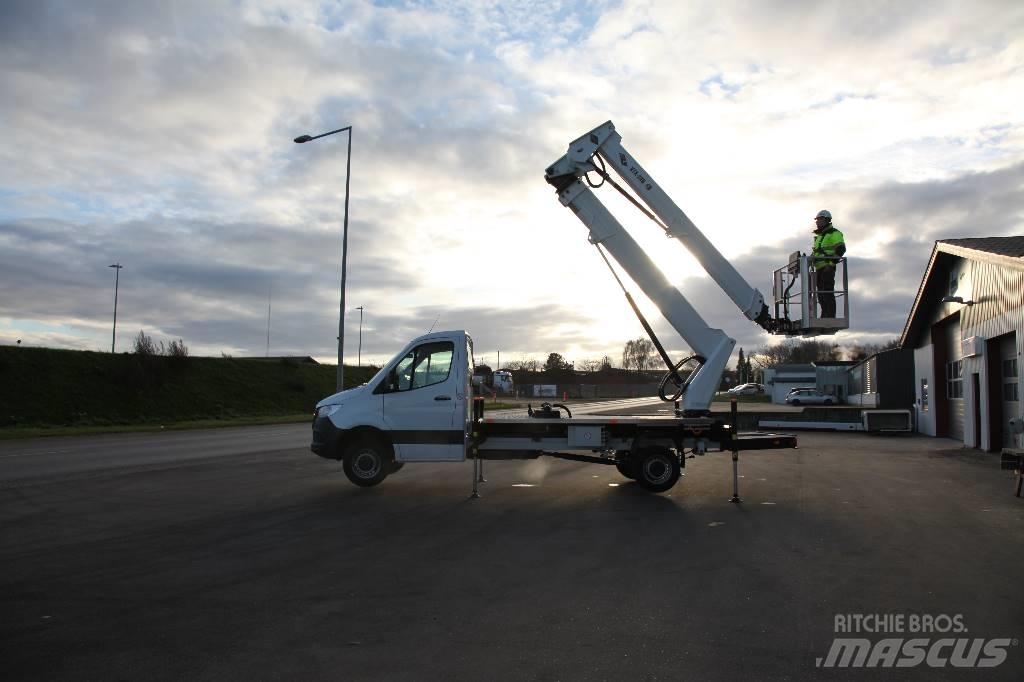 VERSALIFT VTX 240 G3 Platforme aeriene montate pe camion