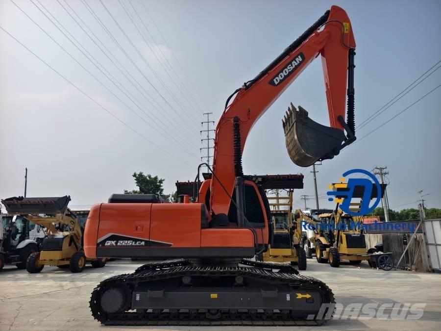 Doosan DX 225 LCA Excavatoare pe șenile
