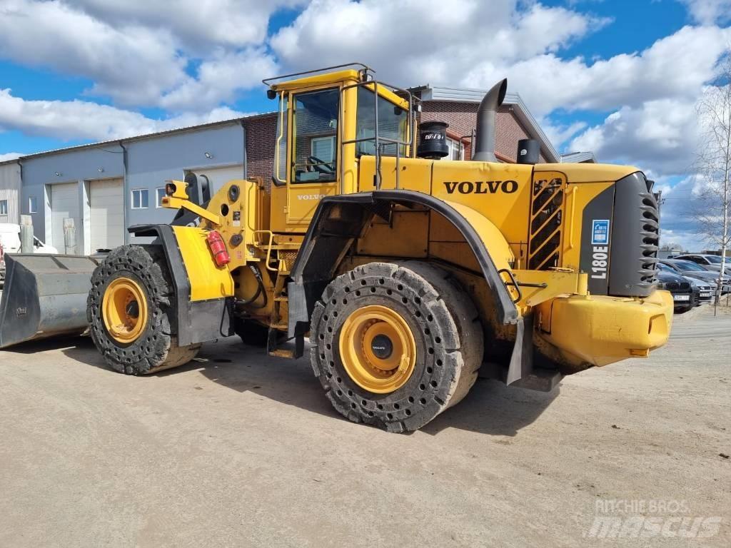 Volvo L 180 E Incarcator pe pneuri