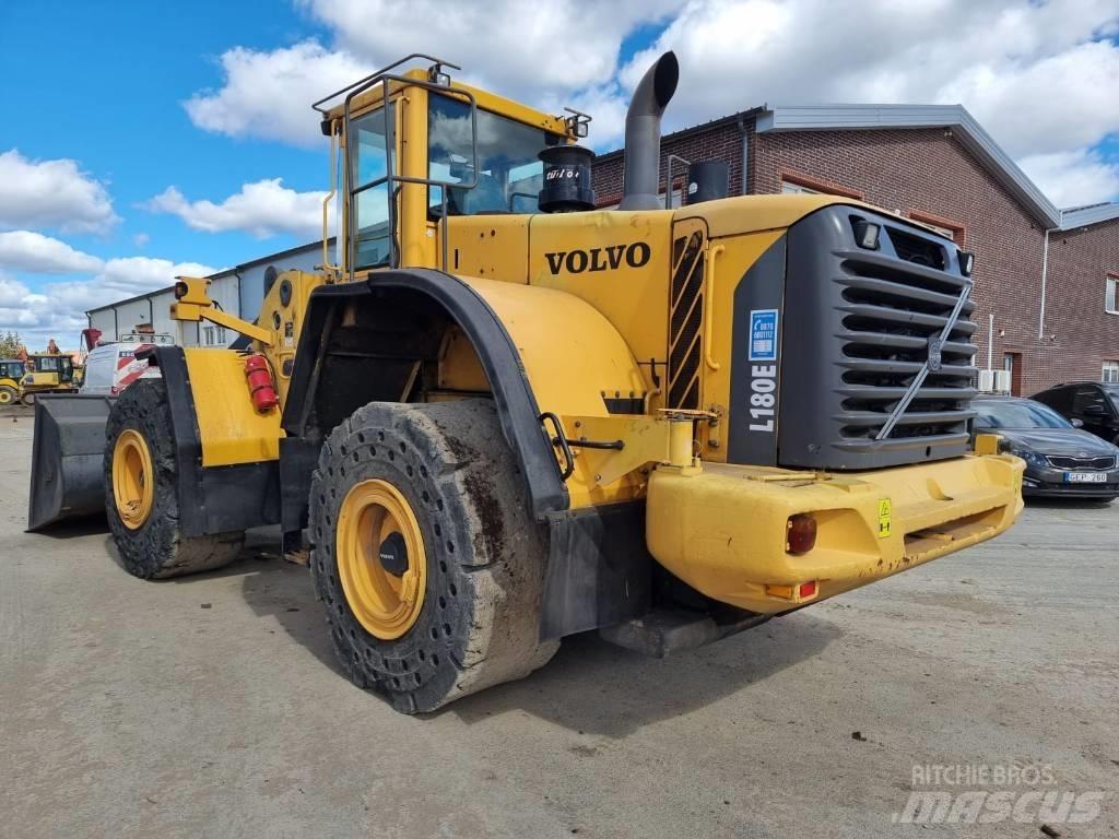 Volvo L 180 E Incarcator pe pneuri