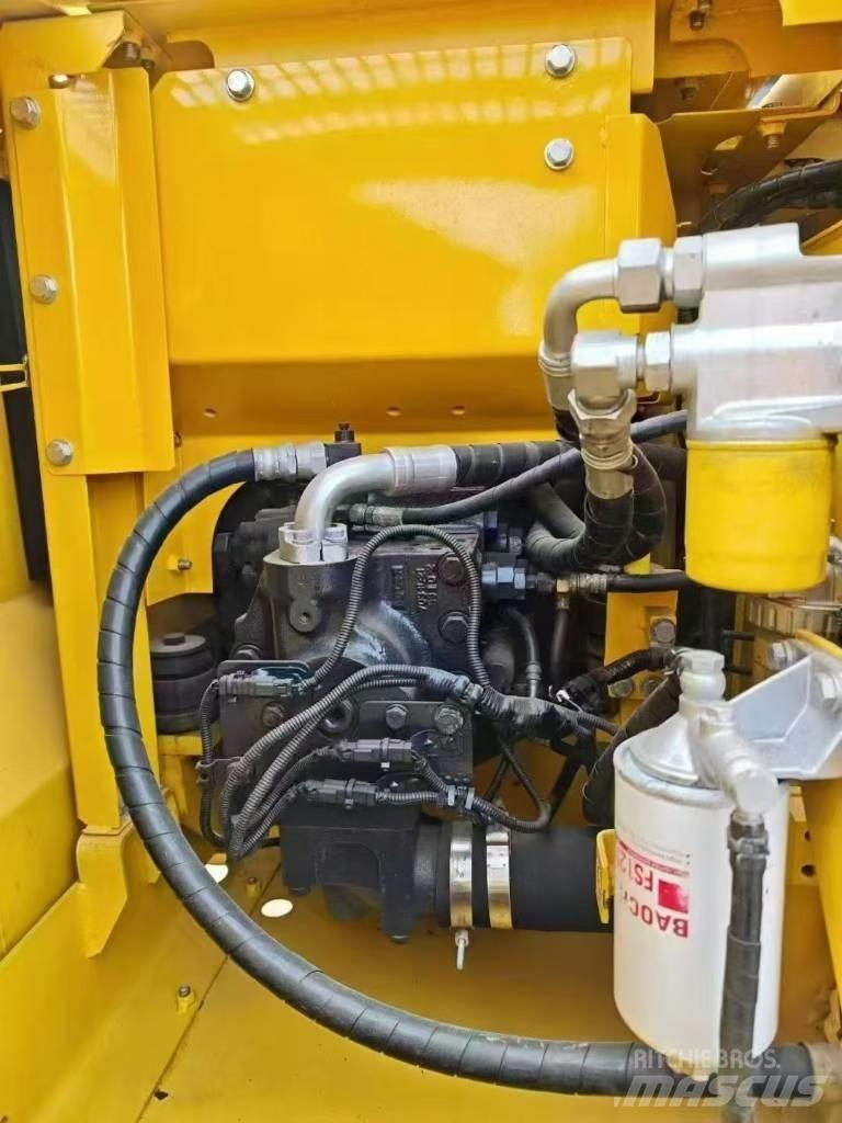 Komatsu 130LC-7 Excavatoare pe șenile
