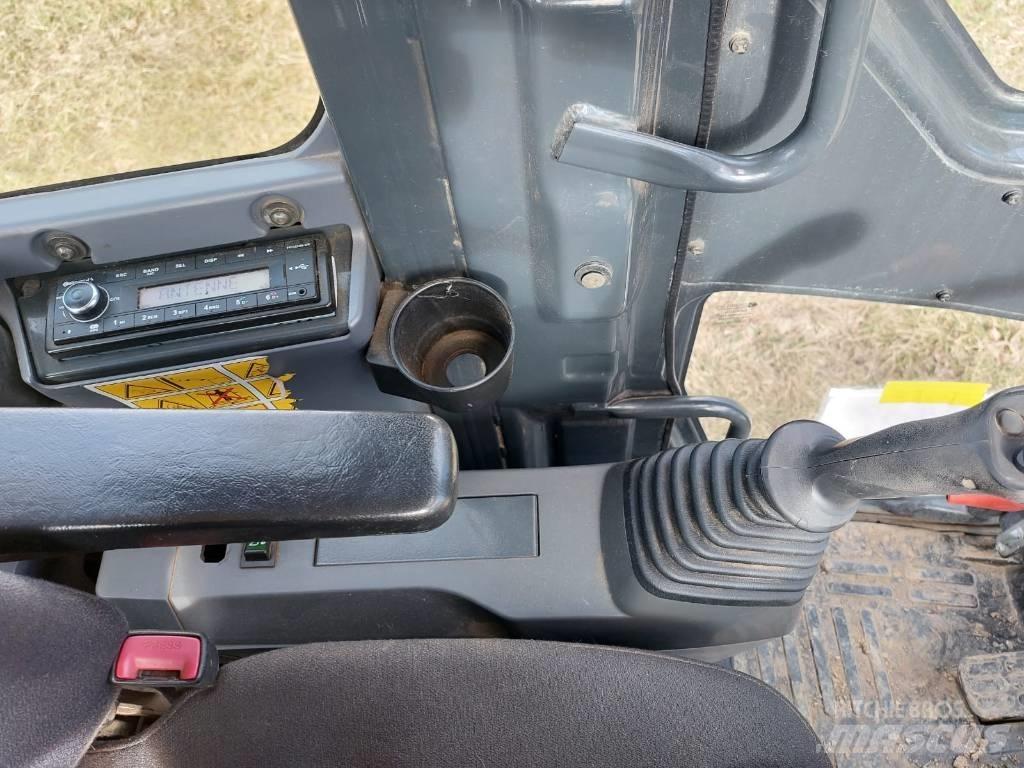 Komatsu PW 118 MR -8 Excavatoare cu roti