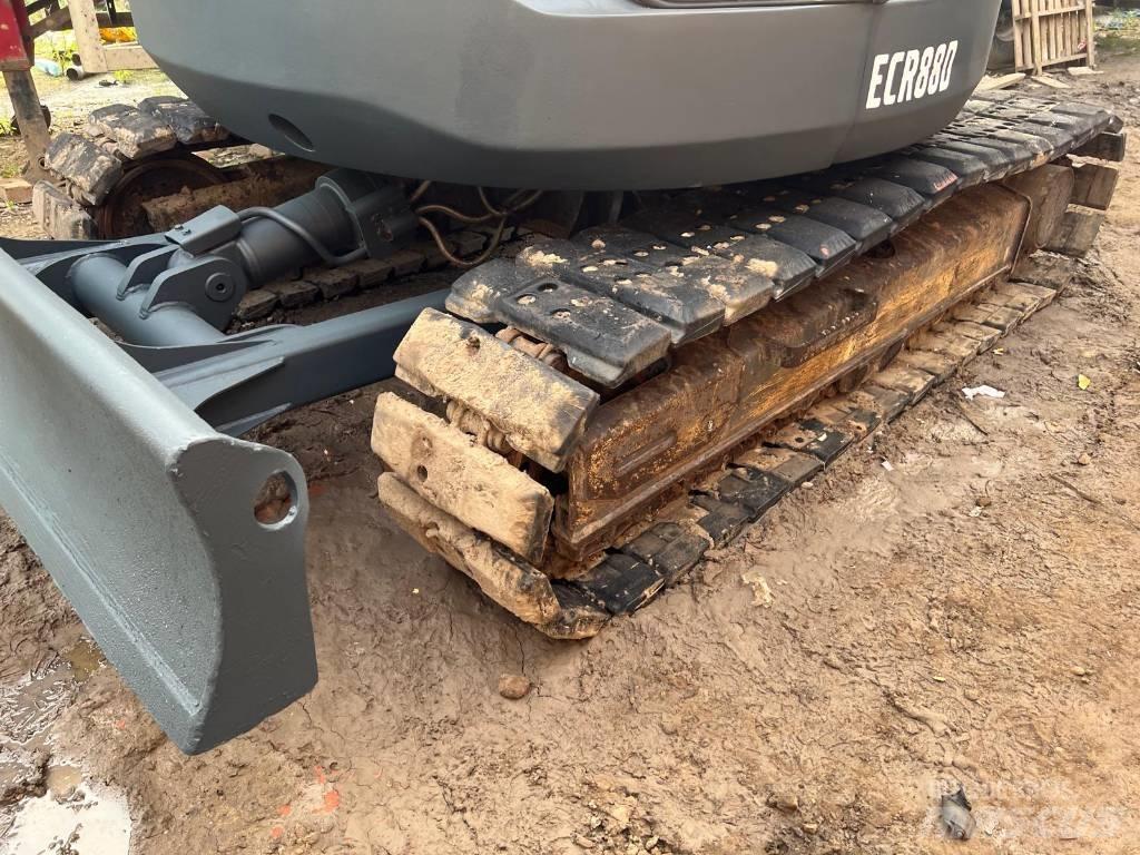 Volvo ECR 88 D Excavatoare 7t - 12t