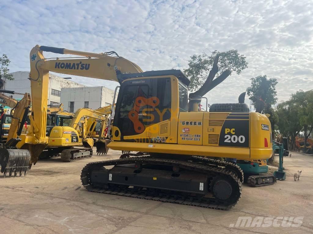 Komatsu PC 200-8 Excavatoare pe șenile
