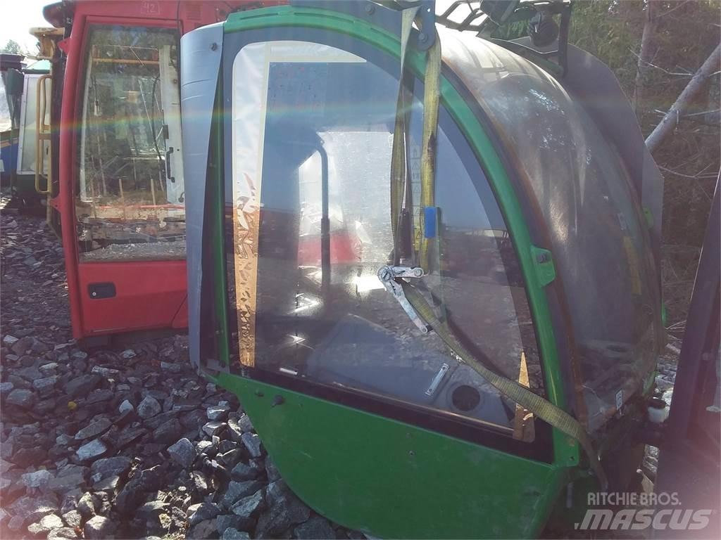 John Deere 1270e Cabine si interior