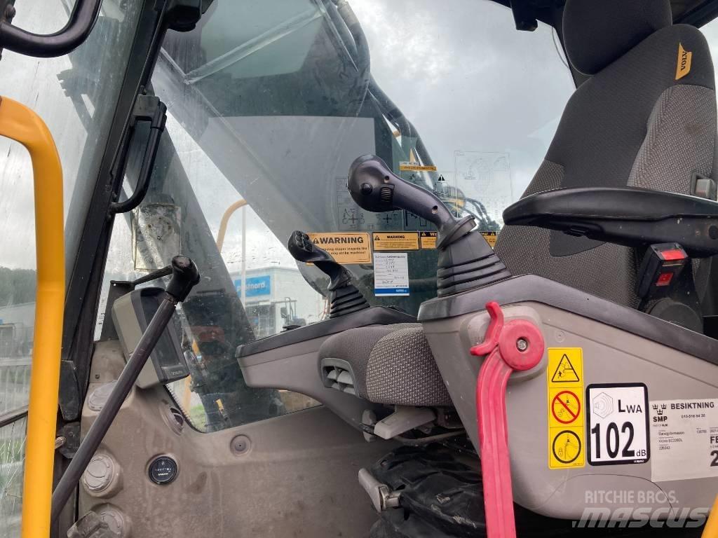 Volvo EC 220 DL Excavatoare pe șenile
