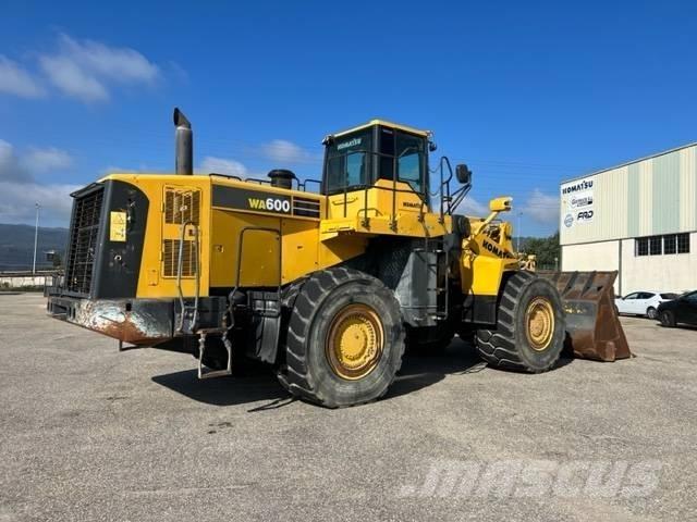 Komatsu WA 600-6 Incarcator pe pneuri