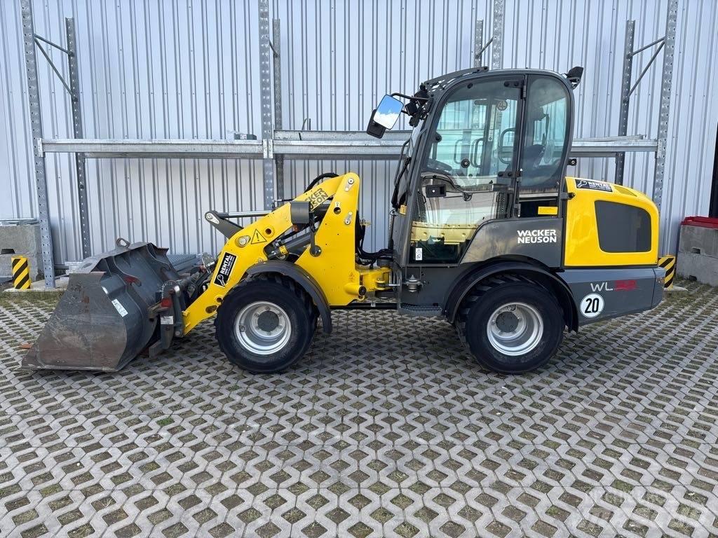 Wacker Neuson WL32 Incarcator pe pneuri