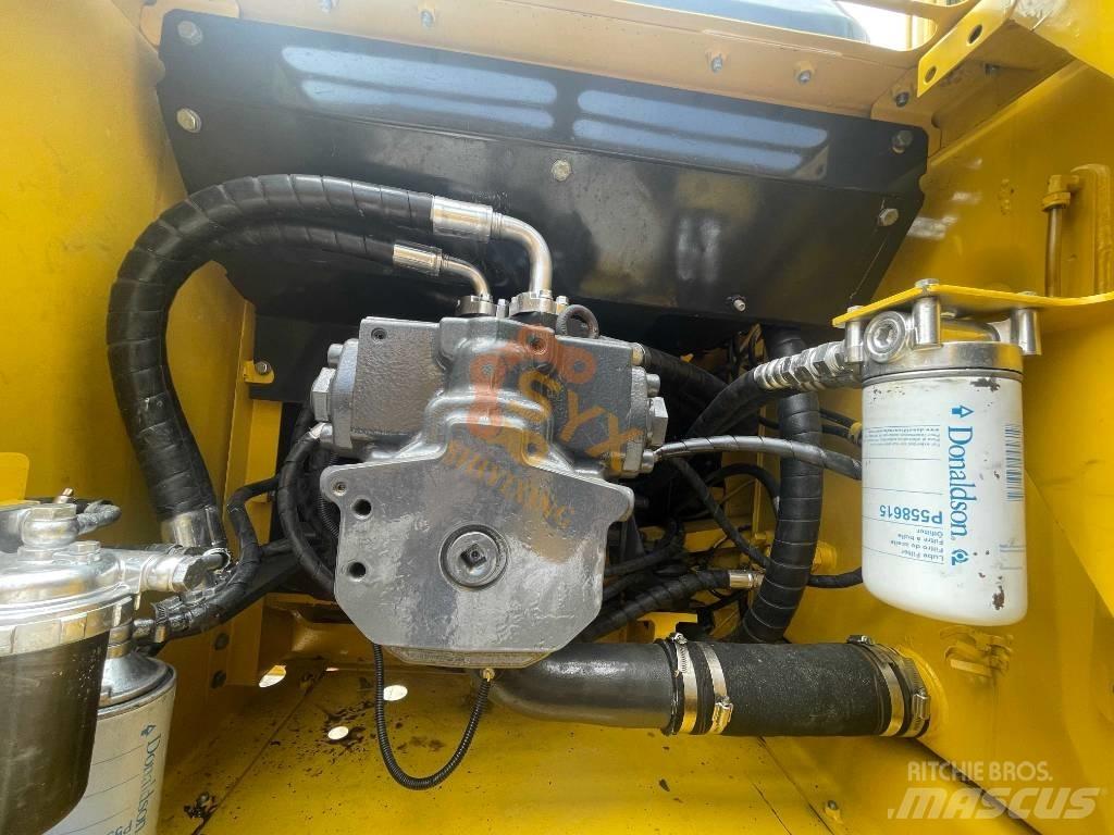Komatsu PC 220 Excavatoare pe șenile
