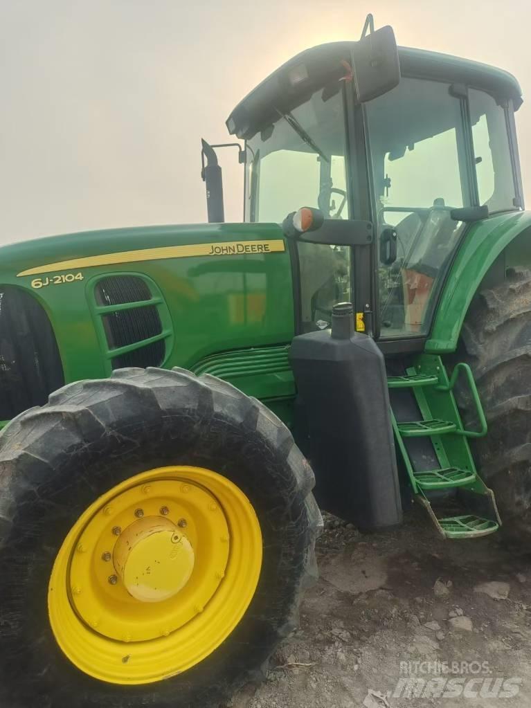 John Deere 6J-2104 Tractoare