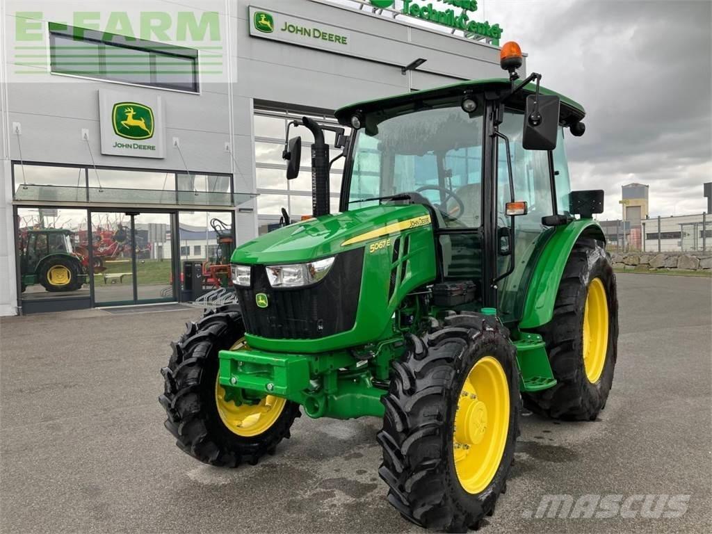 John Deere 5067E Tractoare
