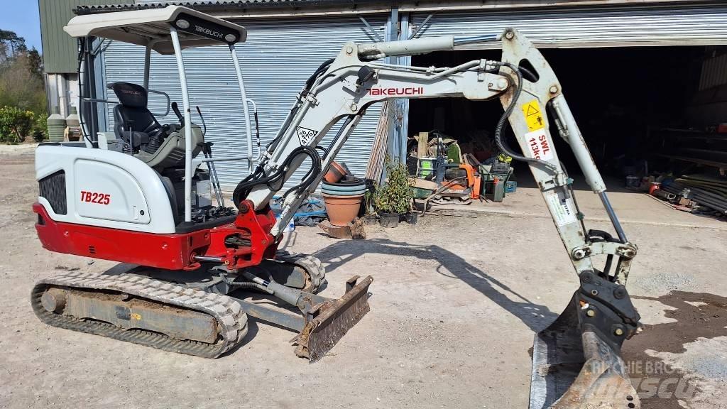 Takeuchi TB 225 Mini excavatoare < 7t