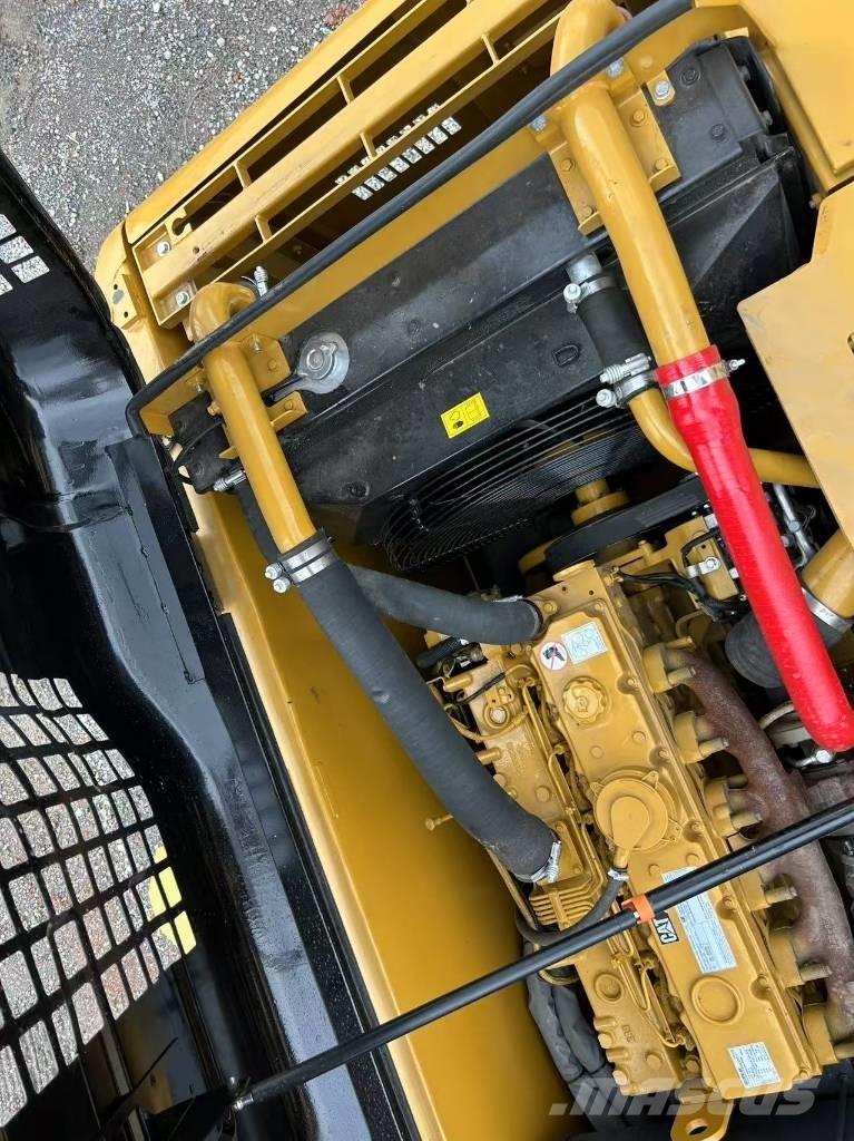 CAT 320D2L Excavatoare pe șenile
