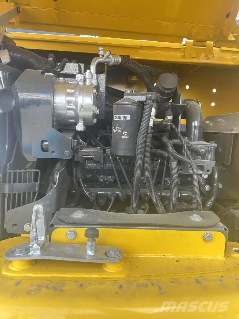 Komatsu PC 70 Excavatoare pe șenile
