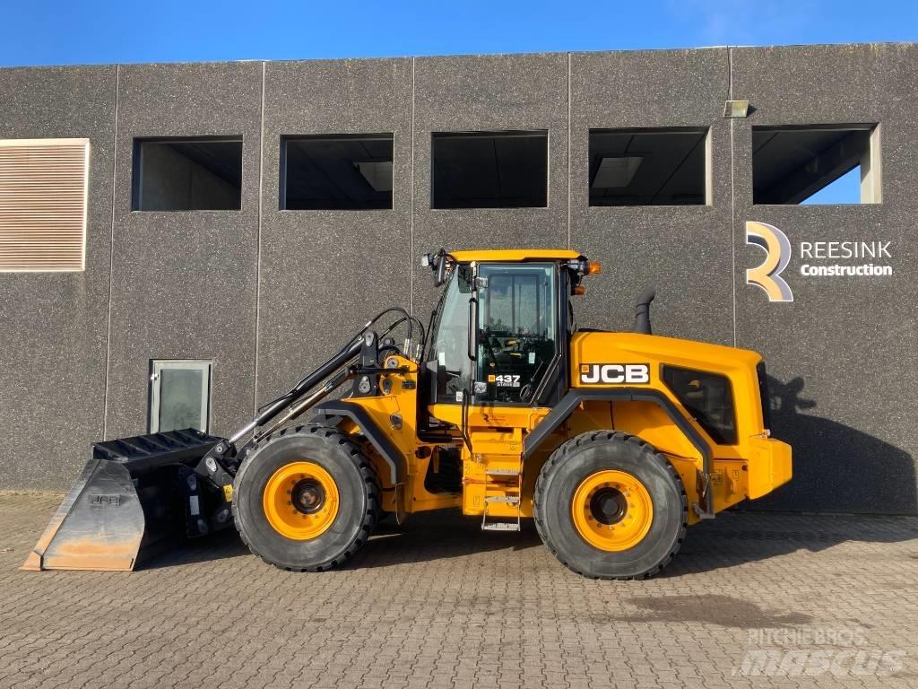 JCB 437 HT Incarcator pe pneuri