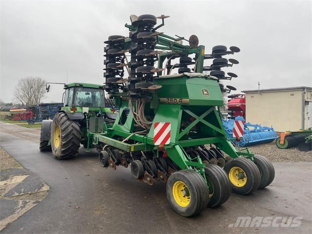 John Deere 750A 6m Masini cu insamantare precisa