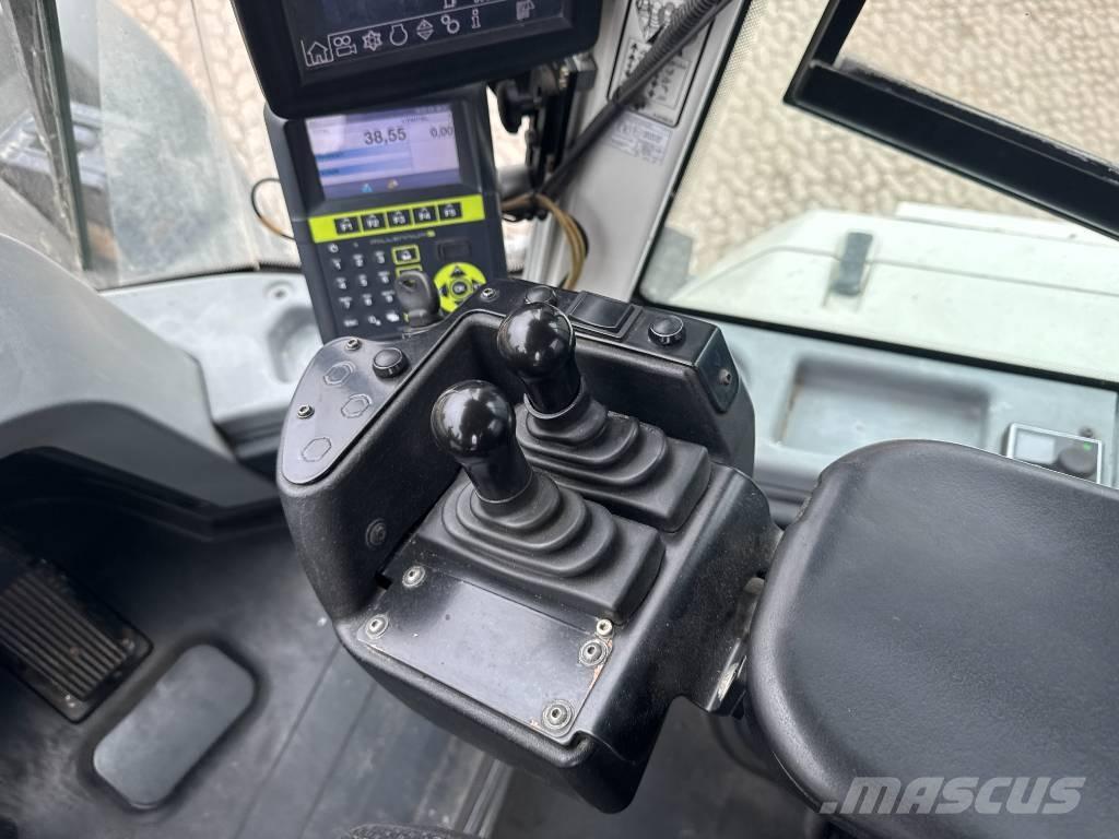 Liebherr L576 Incarcator pe pneuri