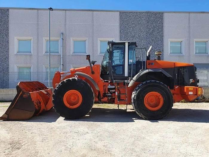 Hitachi ZW 310 Incarcator pe pneuri