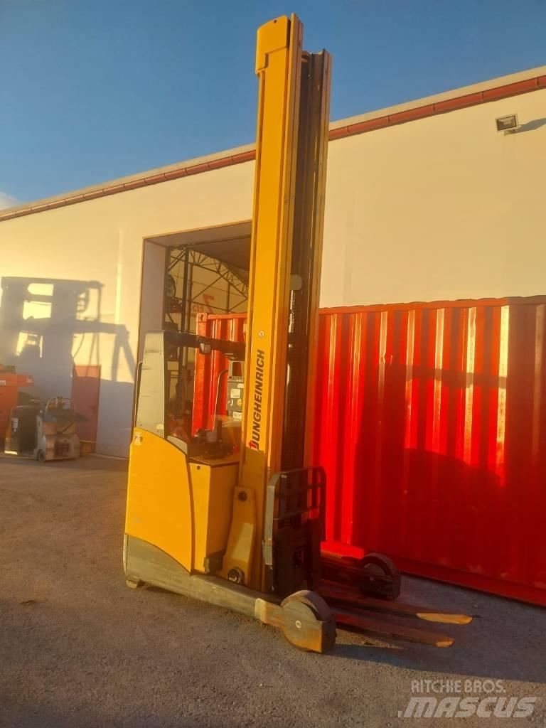 Jungheinrich ETV 325 Stivuitor cu catarg retractabil