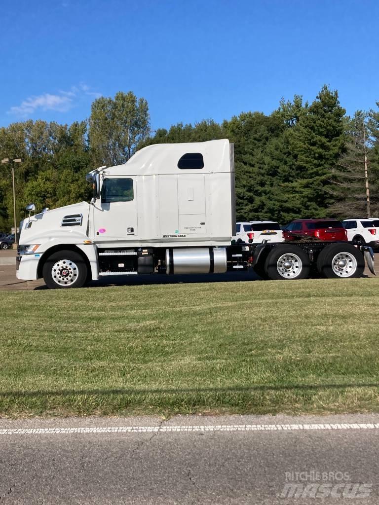Western Star 5700 XE Autotractoare