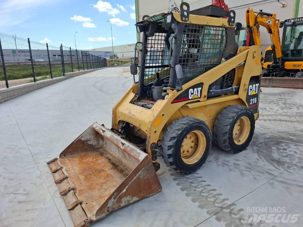 CAT 216 Mini incarcator