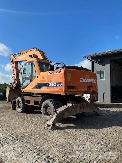 Daewoo 210wv Excavatoare cu roti