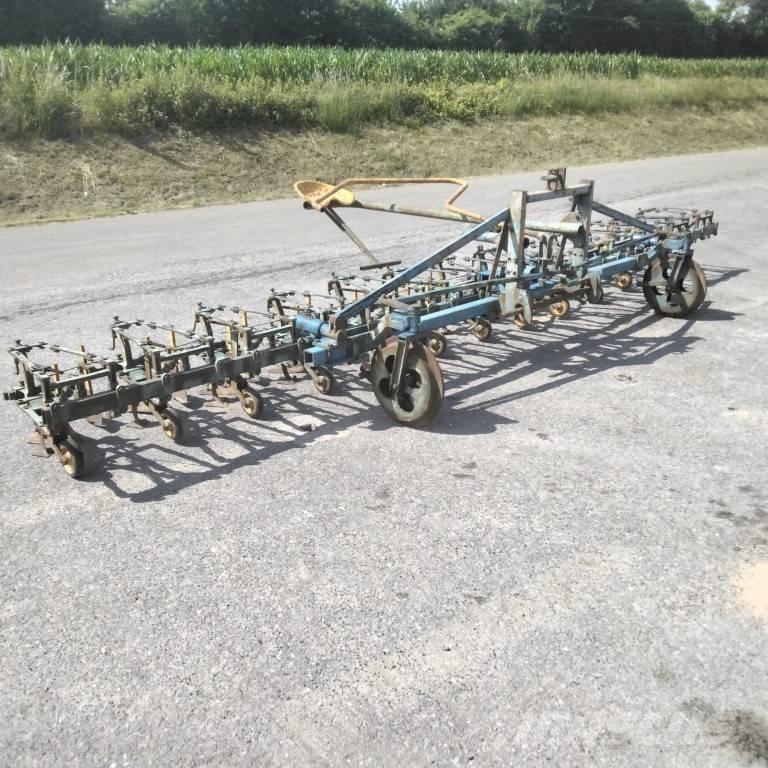  DELFOSSE 12 RANGS Alte masini si accesorii de cultivat