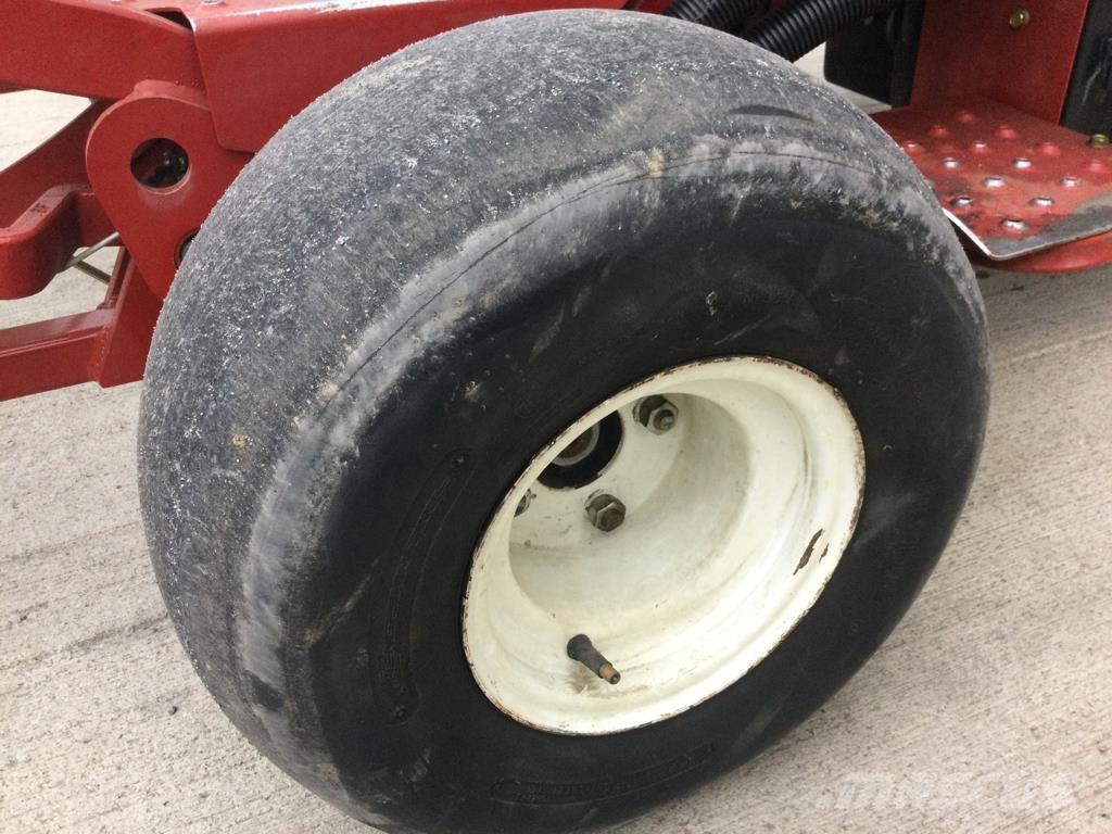 Toro 3250D Riding mowers